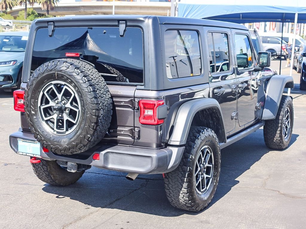 Used 2025 Crystal Metallic Jeep Rubicon image 35