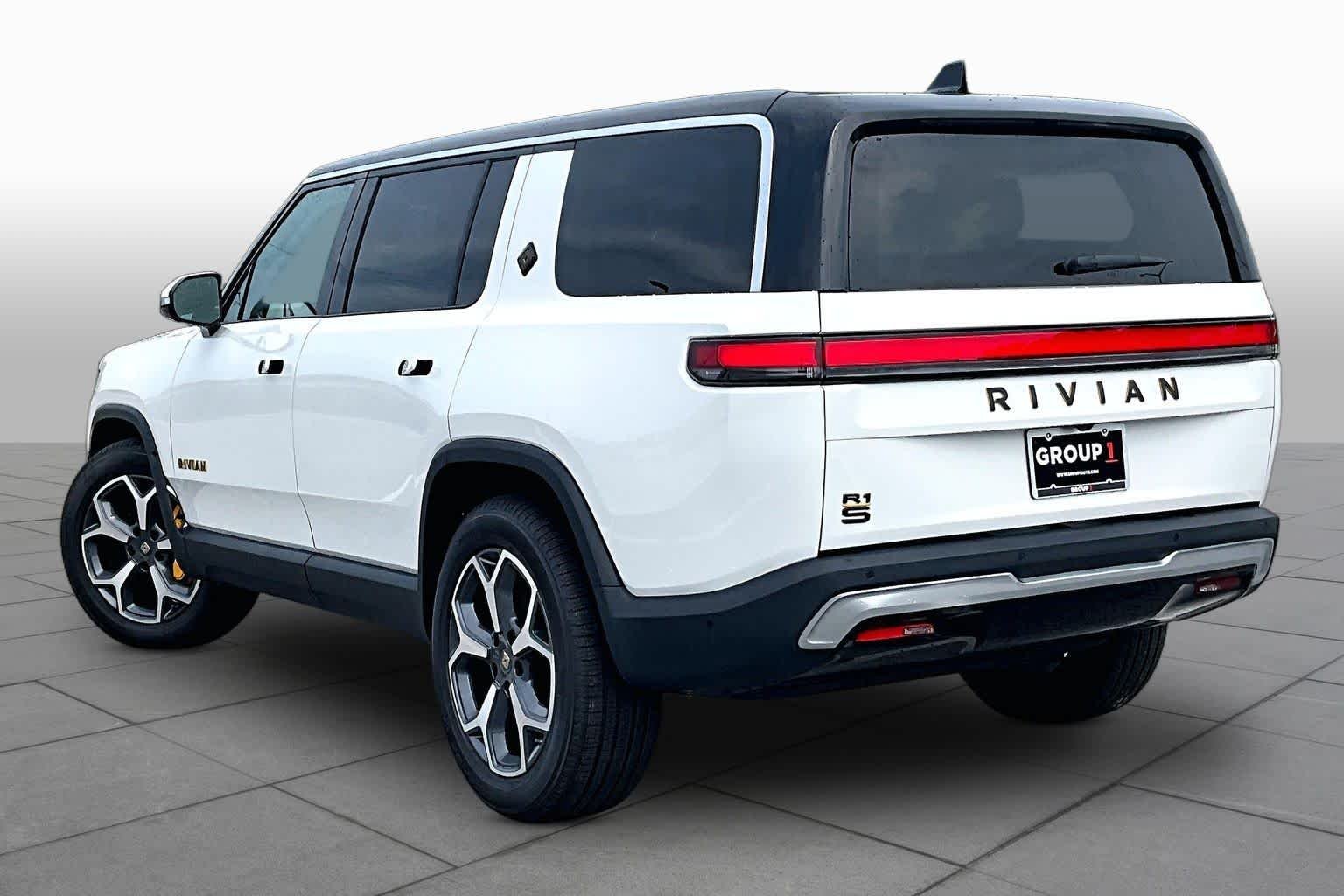 Used 2023 Glacier White Rivian Launch Edition image 12