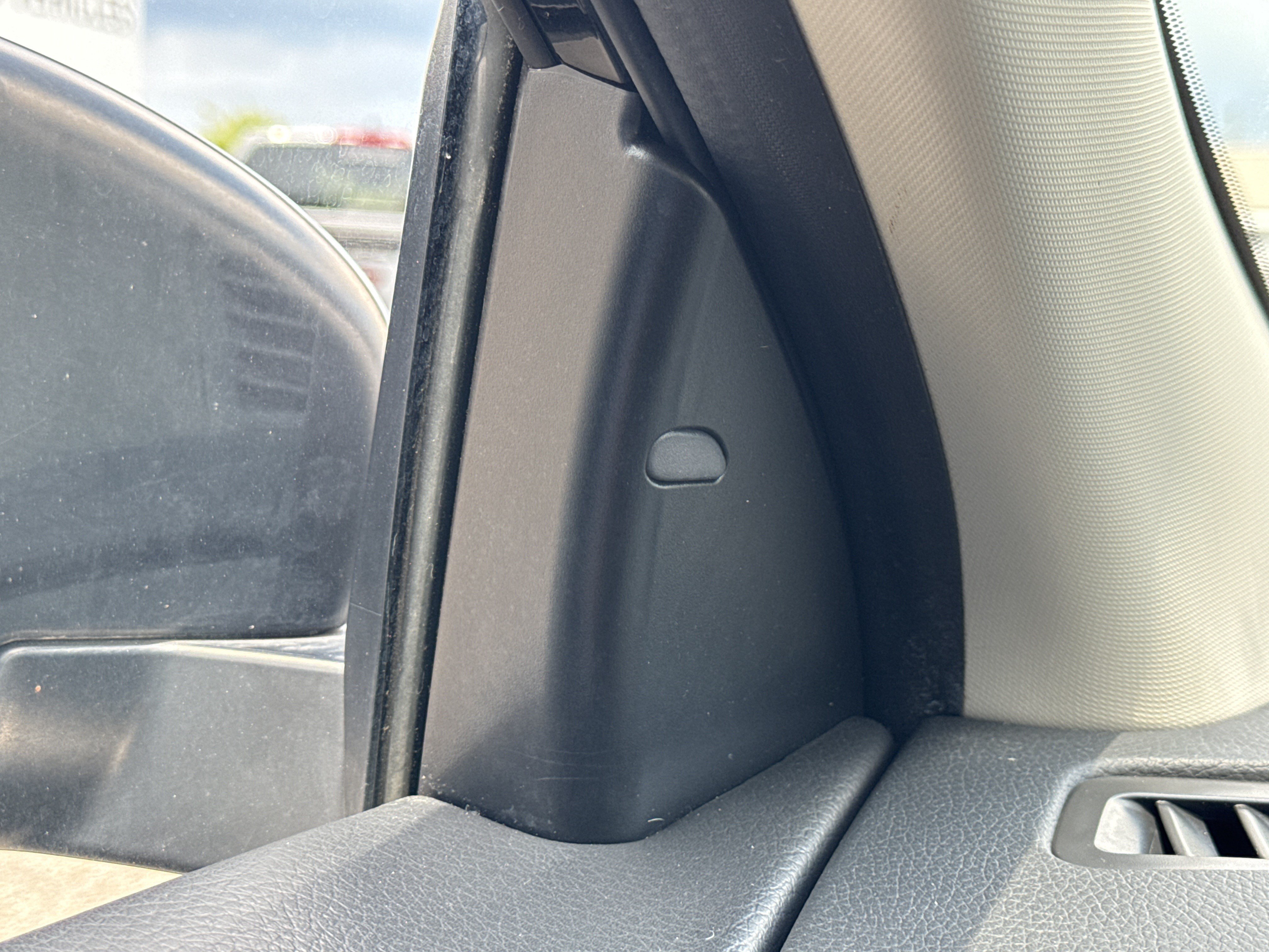 Used 2019 Magnetic Black Pearl Nissan S image 17