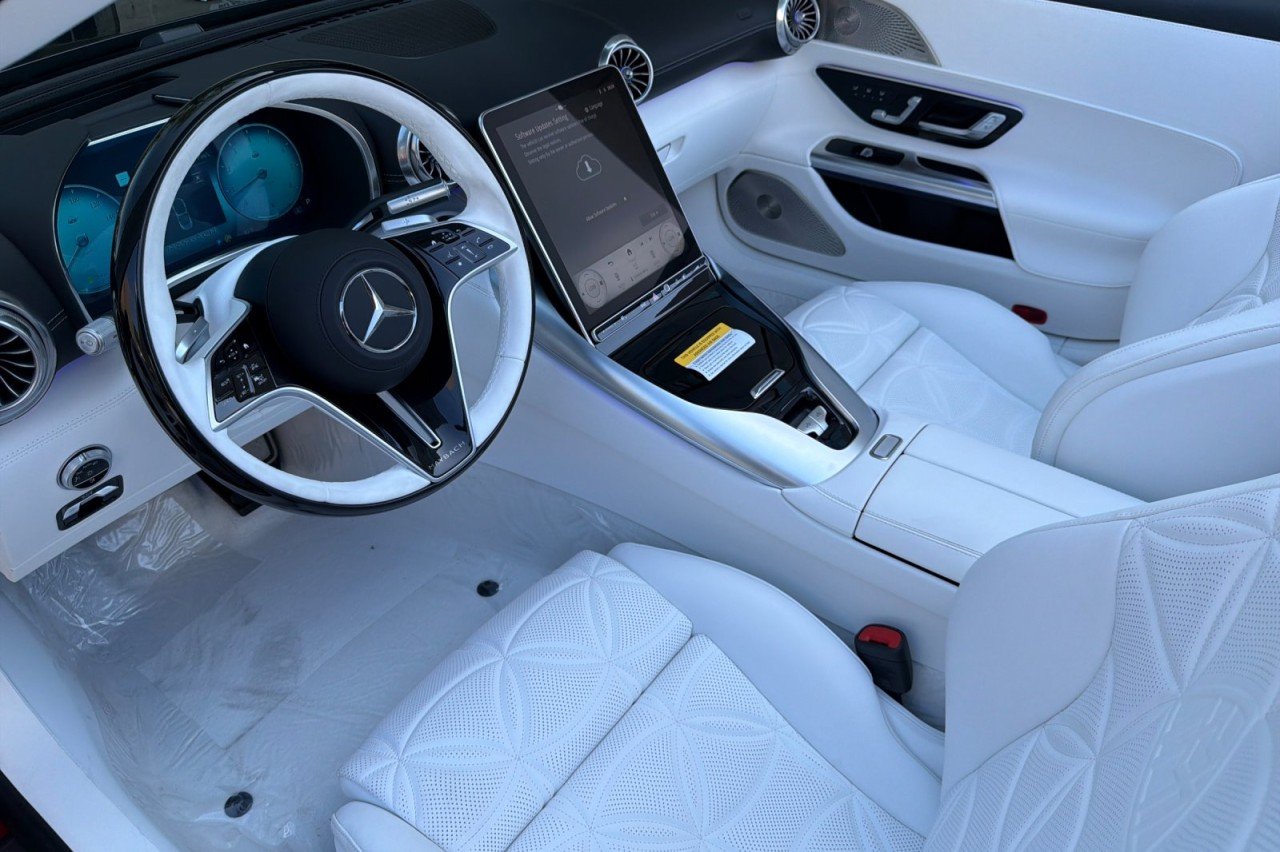 New 2026 MANUFAKTUR garnet red metallic (Red Ambiance) Mercedes-Benz Maybach SL 680 Monogram Series Roadster image 10