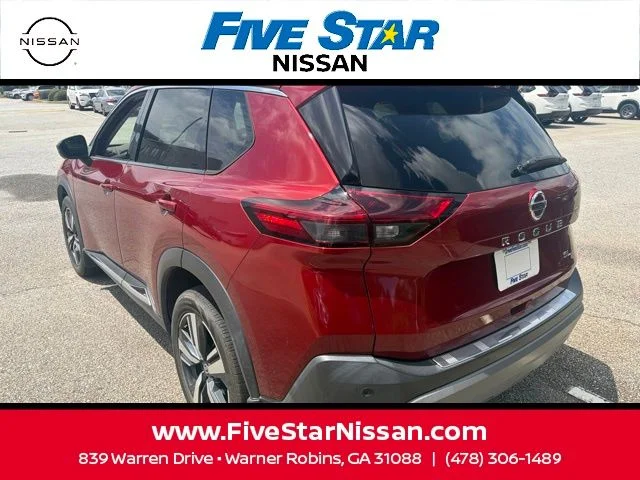 Used 2021 Red Nissan SL image 13