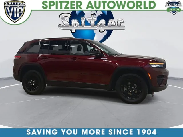 Used 2025 Red Jeep Altitude image 8