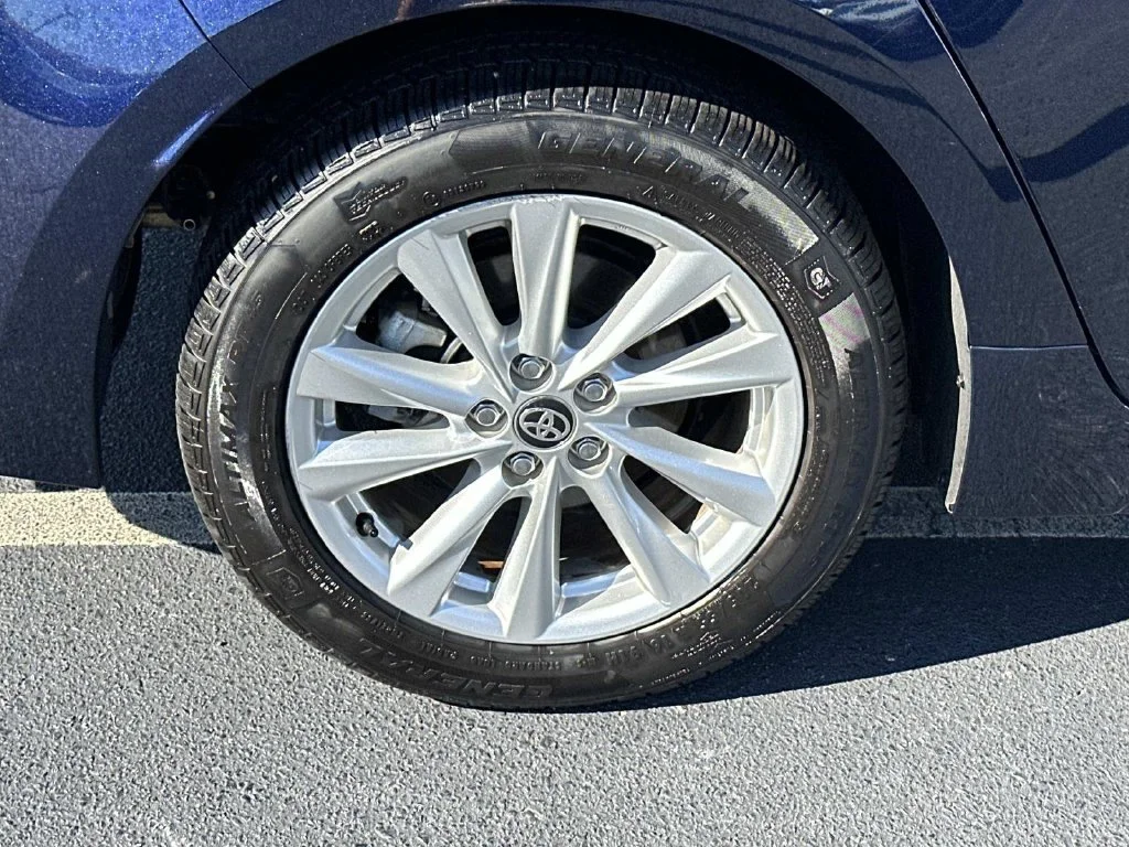 Certified Used 2025  Toyota XLE image 12