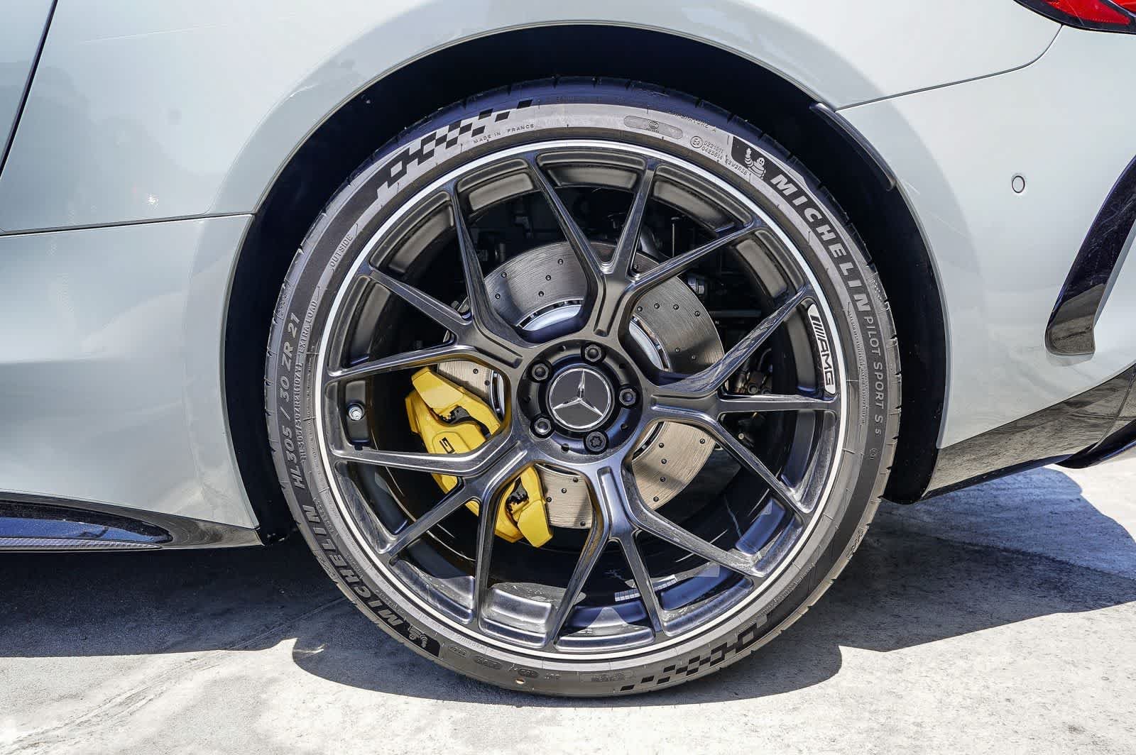 New 2026 MANUFAKTUR Alpine Grey Mercedes-Benz AMG® GT 63 image 8
