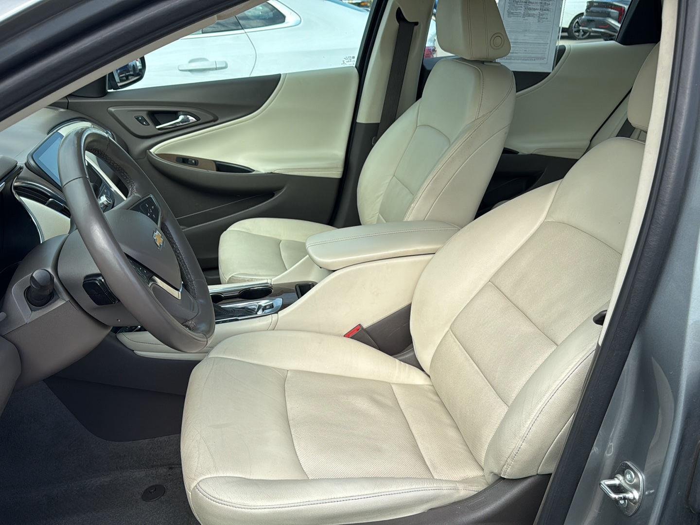 Used 2024 Sterling Gray Metallic Chevrolet LT image 10