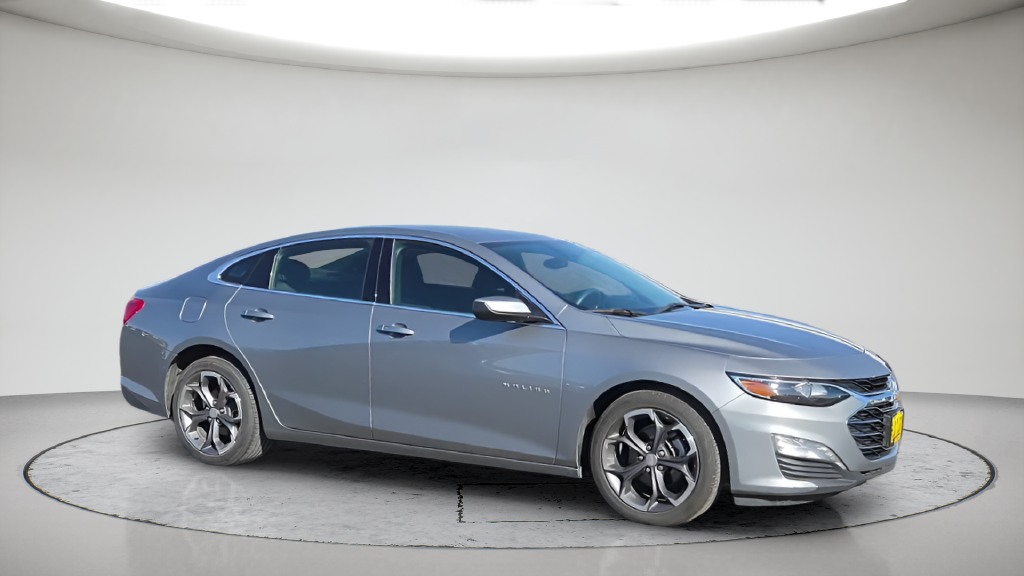Used 2023 Gray Chevrolet LT image 4