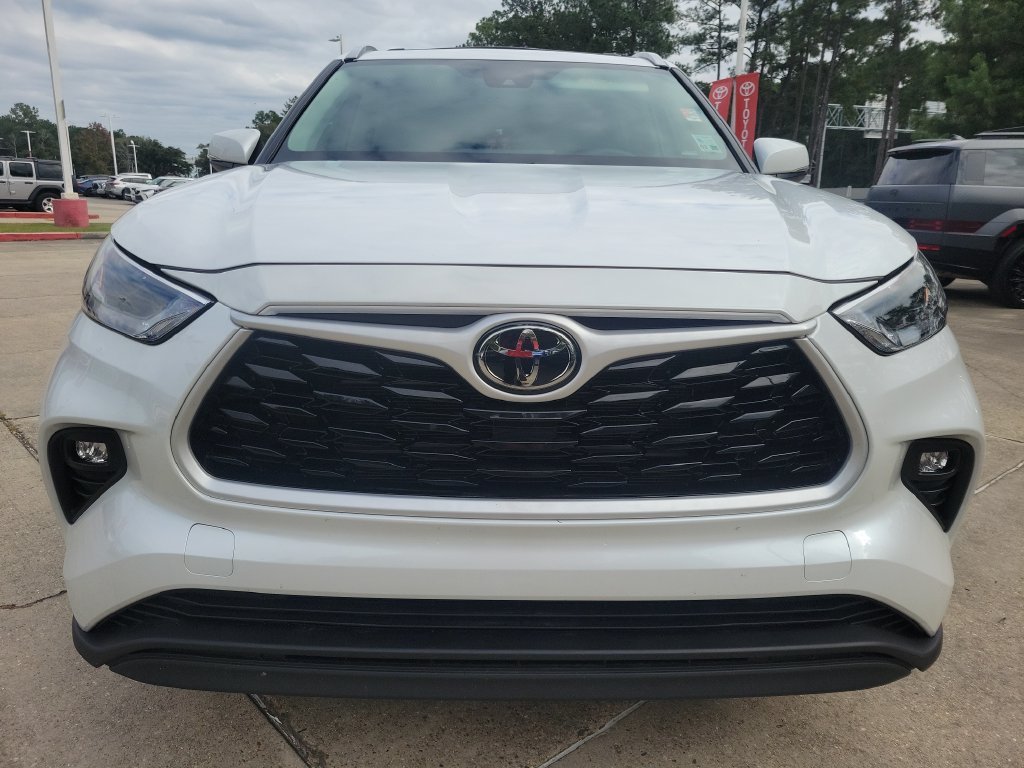 Certified Used 2026 Beige Toyota XLE image 4