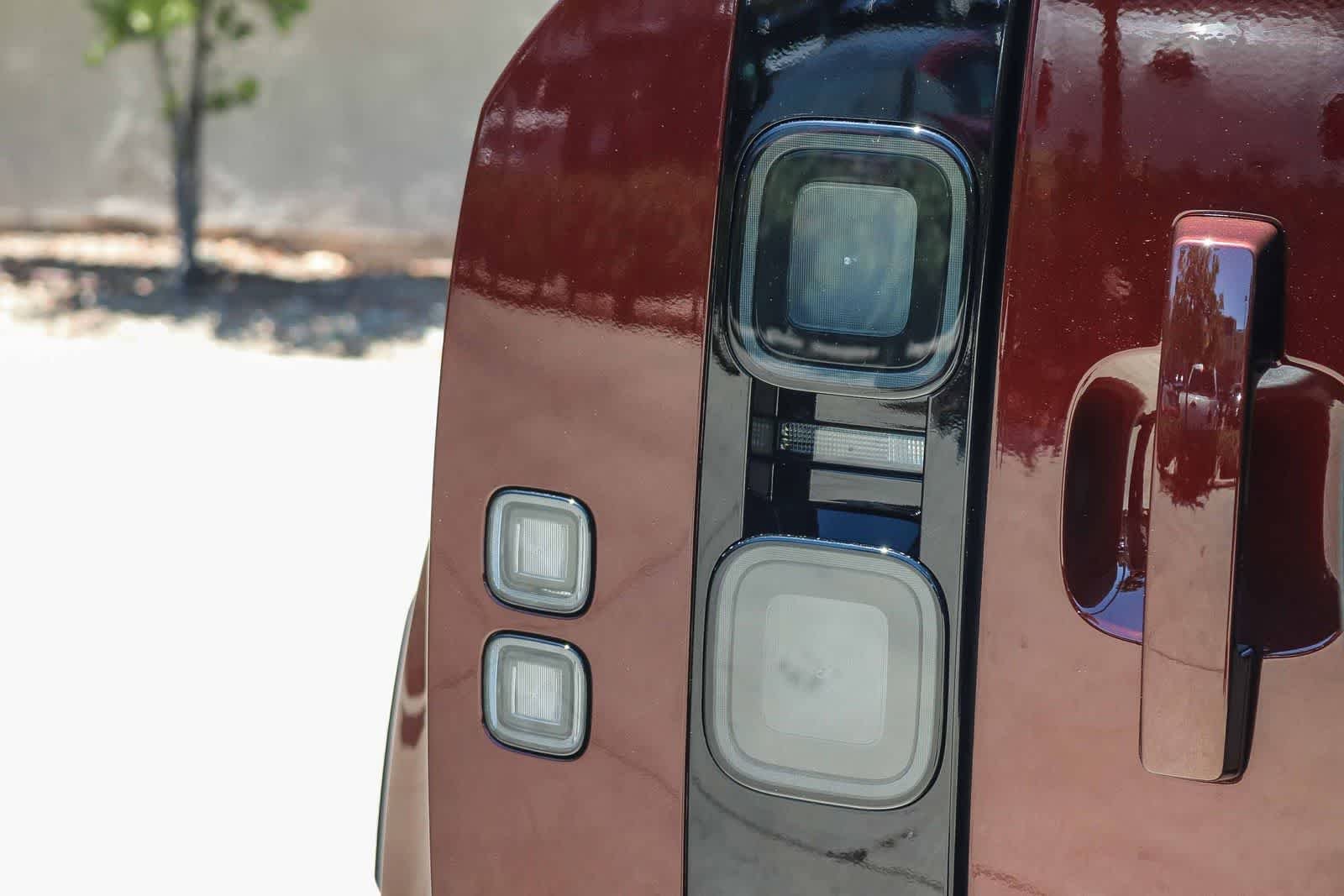 New 2026 Sedona Red Land Rover X-Dynamic SE image 7
