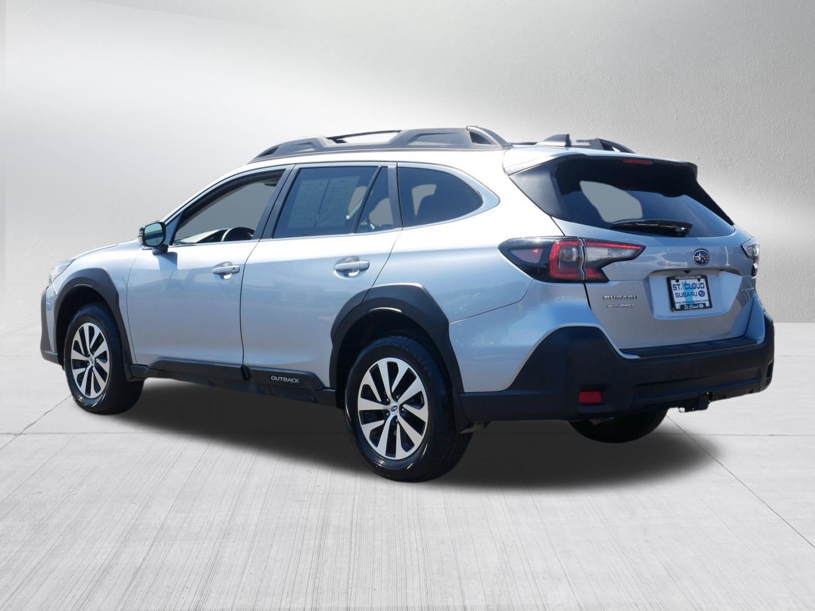 Used 2025 Ice Silver Metallic Subaru Premium image 5