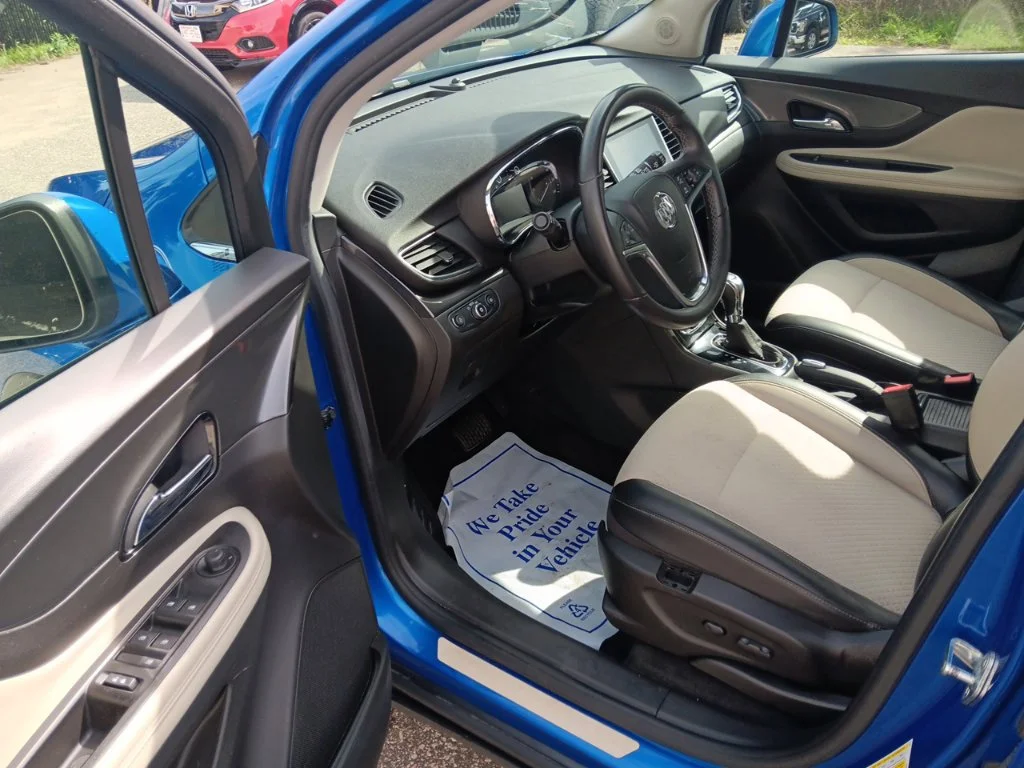 Used 2018 Brilliant Blue Metallic Buick Sport Touring image 13