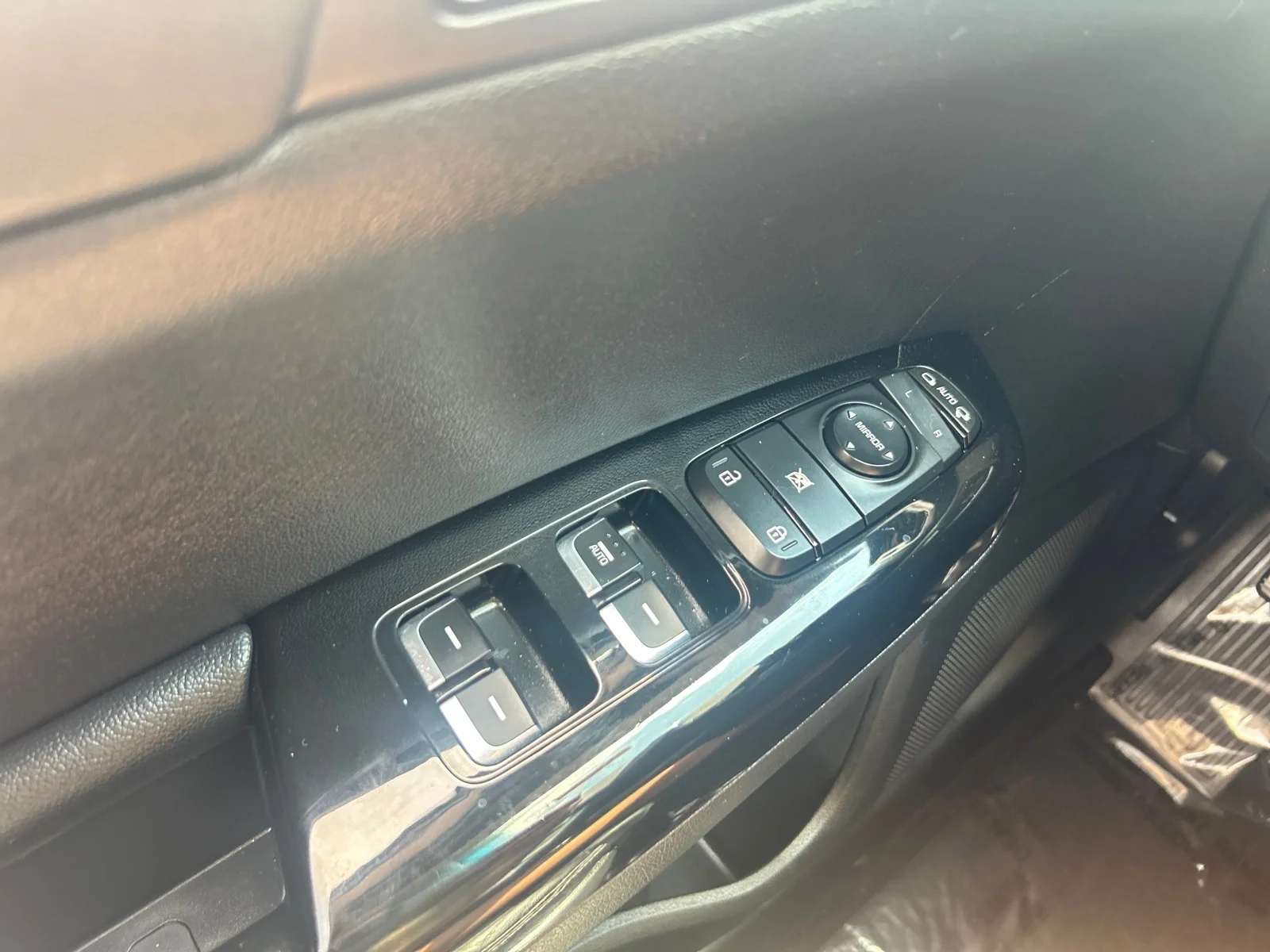 Used 2018 Gray Kia EX image 11