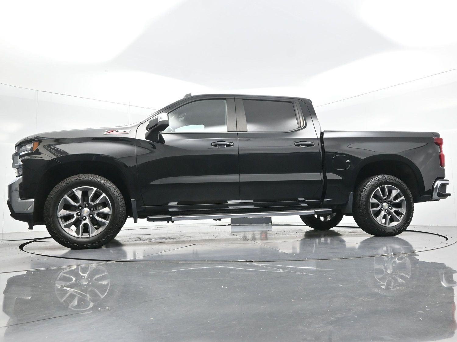 Used 2022 Black Chevrolet LT image 46