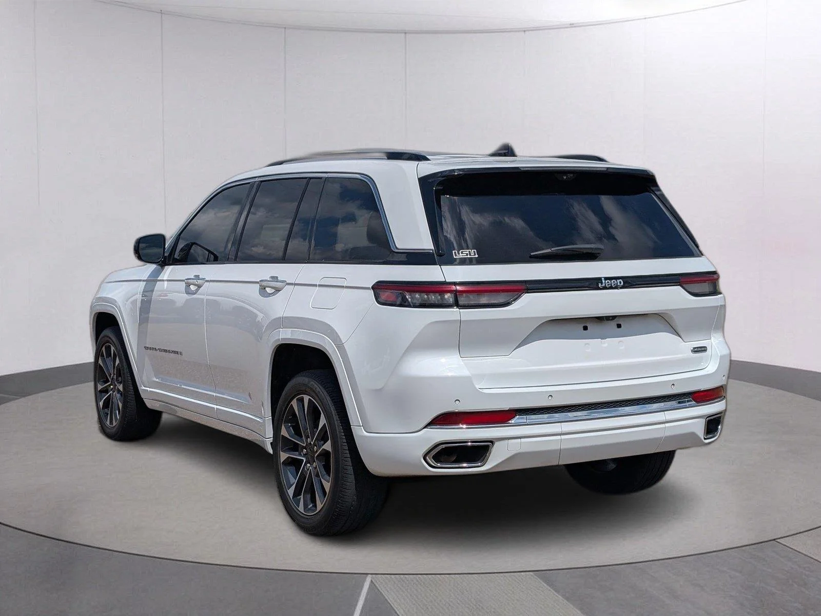 Used 2023 Bright White Clearcoat Jeep Overland image 3