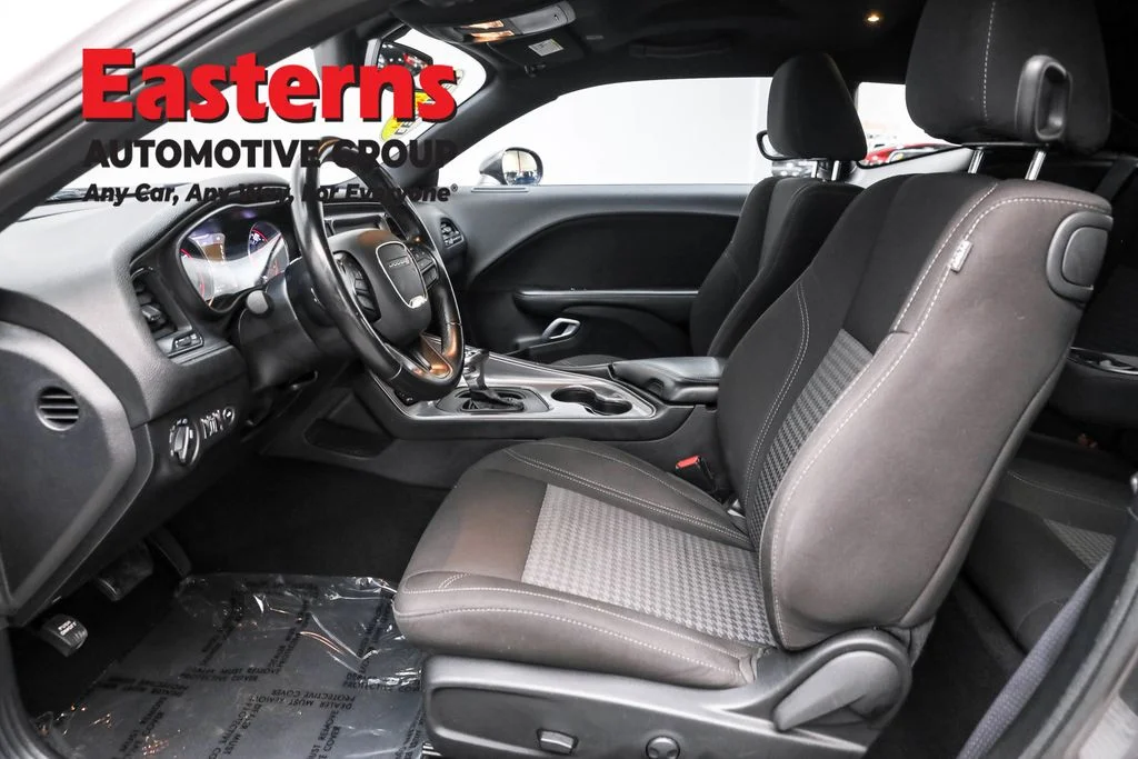 Used 2023 Gray Dodge SXT image 14