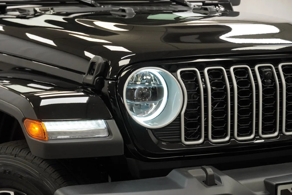 New 2027 Black Clear-Coat Paint Jeep Sahara image 9