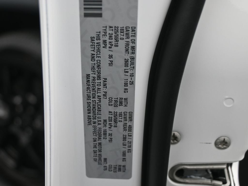 New 2026 Bright White Clearcoat Jeep Latitude image 18