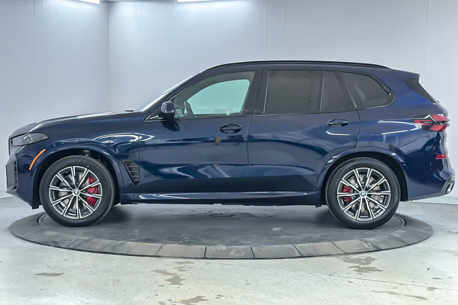 New 2026 Tanzanite Blue II Metallic BMW xDrive50e image 5