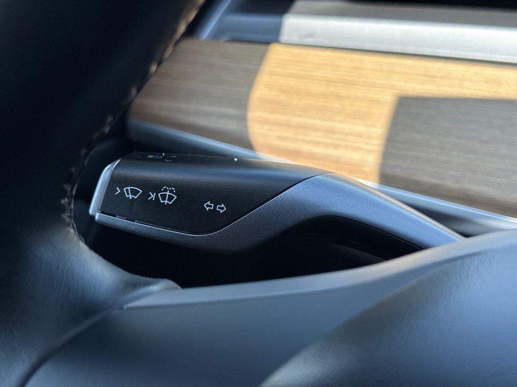 Used 2019 White Tesla Standard Range Plus image 27