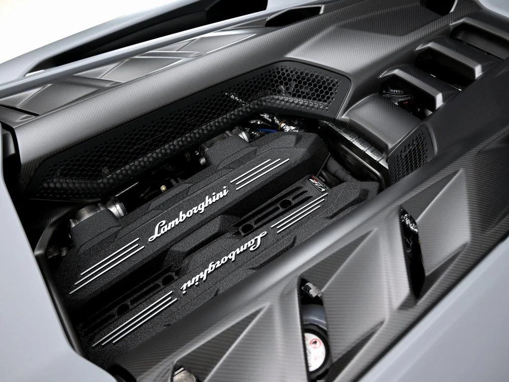 2026 Lamborghini Revuelto Base - Photo 30