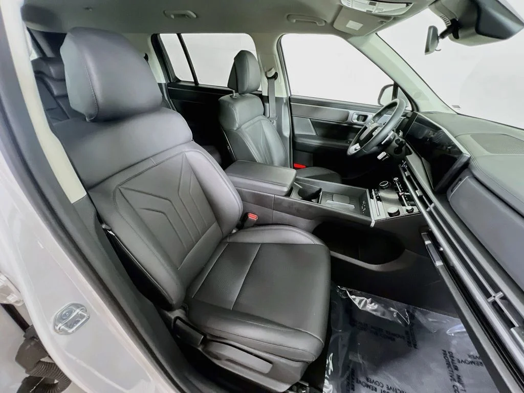 Used 2026 White Hyundai SEL image 27