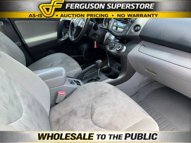 Used 2010 White Toyota Base image 24