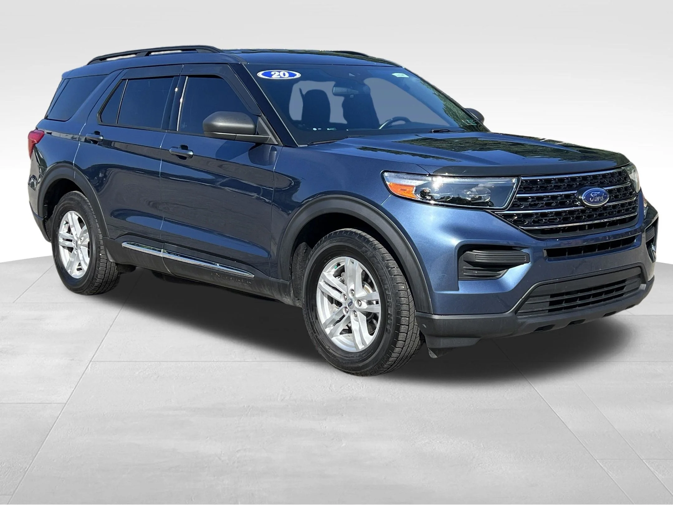 Used 2020 Blue Ford XLT image 4