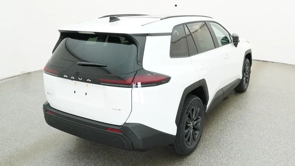 New 2026 Ice Cap Toyota XLE Premium image 22