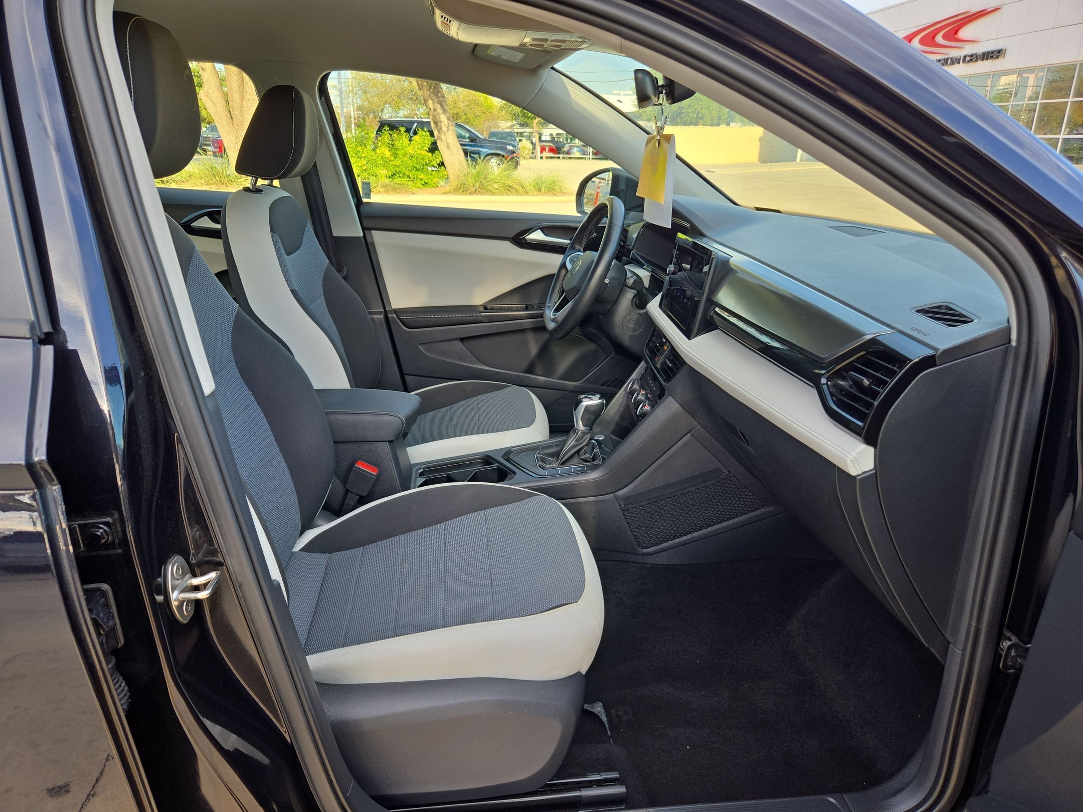 2025 Volkswagen Taos S - Photo 25