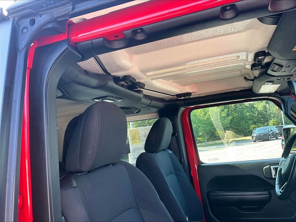 Used 2021 Red Jeep Sport S image 22