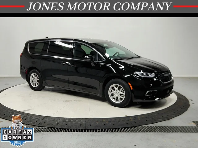 Pre-Owned 2025 Chrysler Pacifica Select
