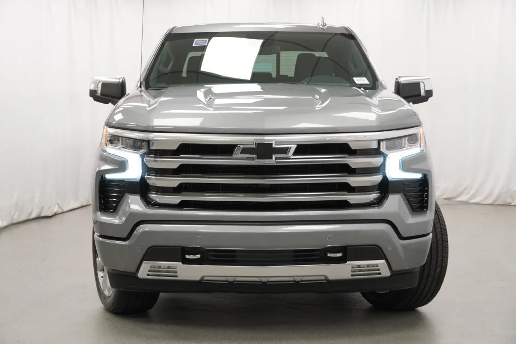 New 2026 Sterling Gray Metallic Chevrolet High Country image 33