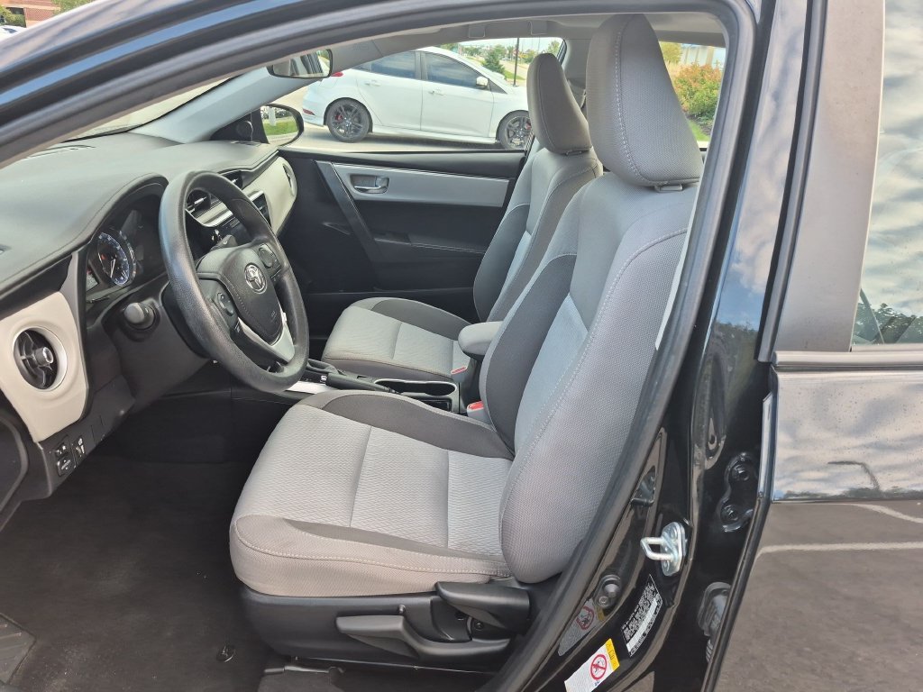 2017 Toyota Corolla LE - Photo 11
