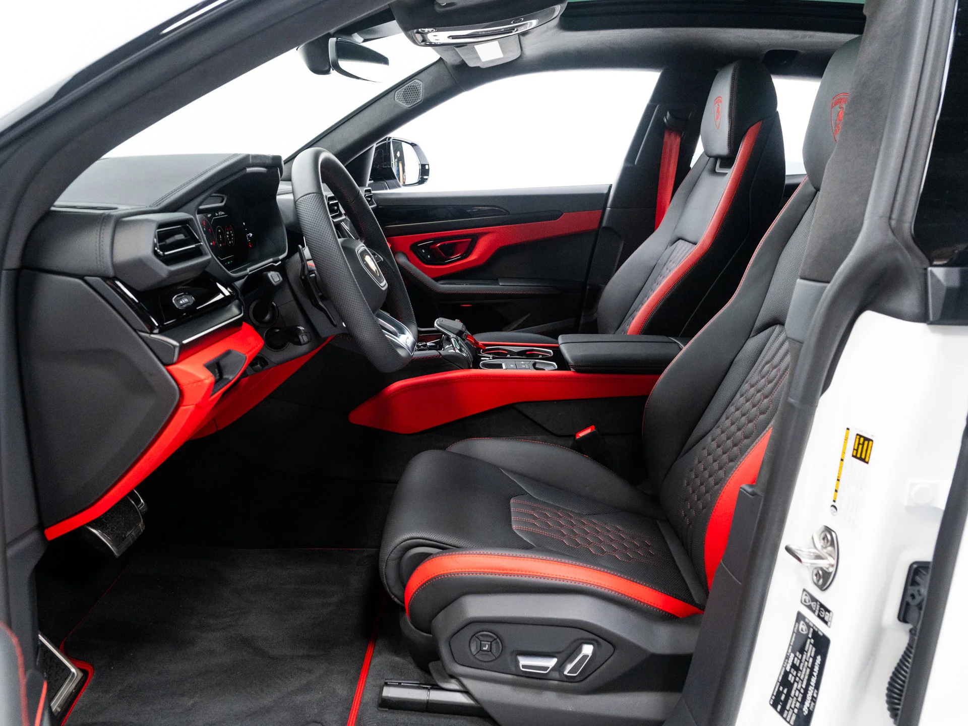 Used 2025  Lamborghini SE image 37