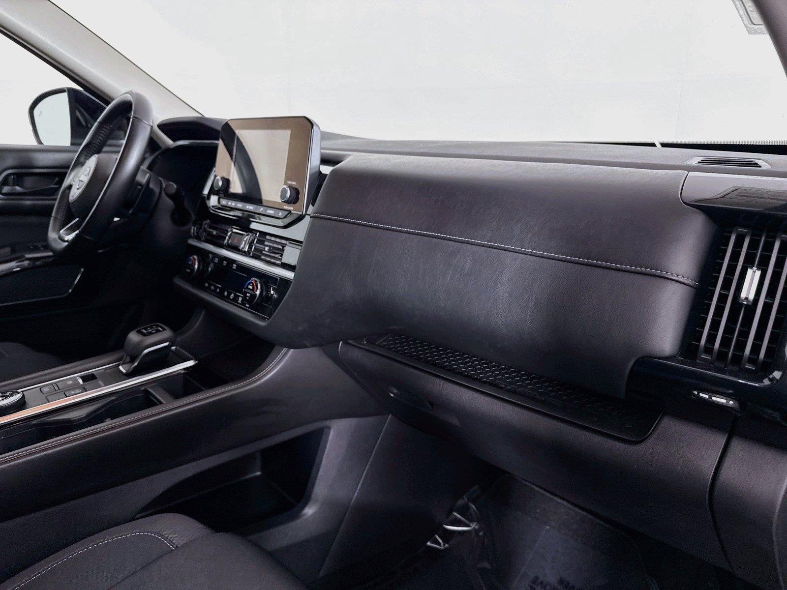 Used 2024 Super Black Nissan SV image 39