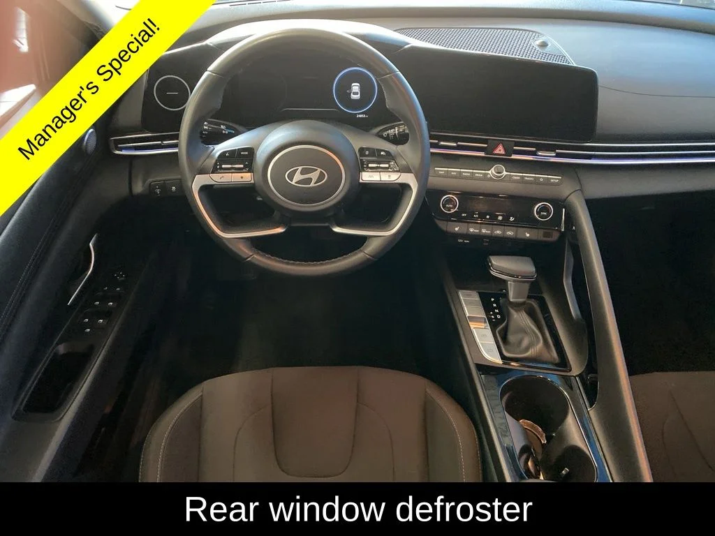Used 2025 Red Hyundai SEL Convenience image 6