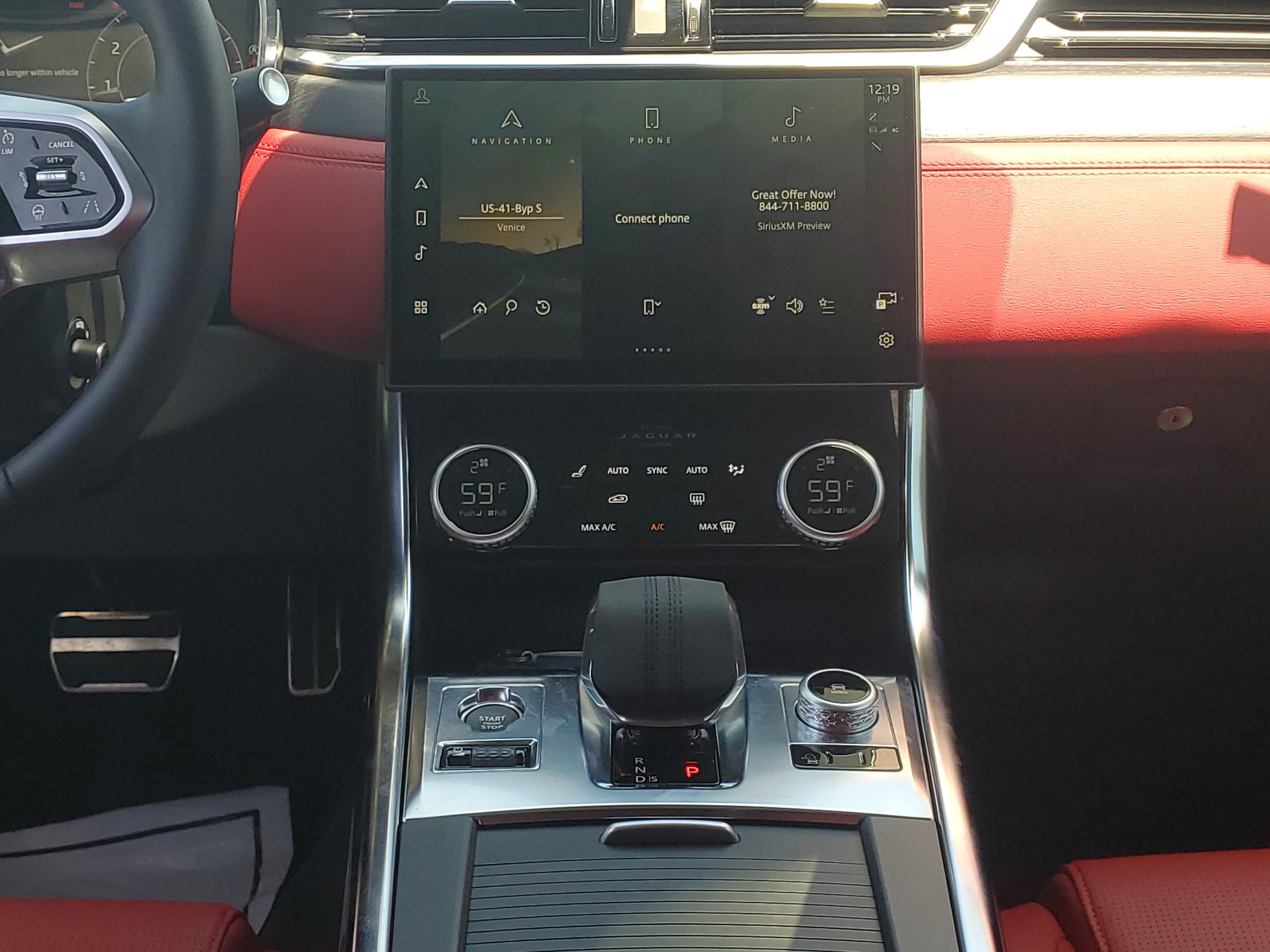 Used 2024  Jaguar R-Dynamic SE image 17