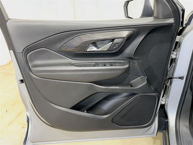 Used 2022 Quicksilver Metallic GMC SLE image 20