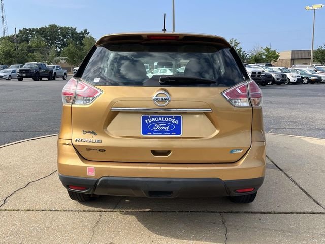 Used 2014 Orange Nissan S image 4