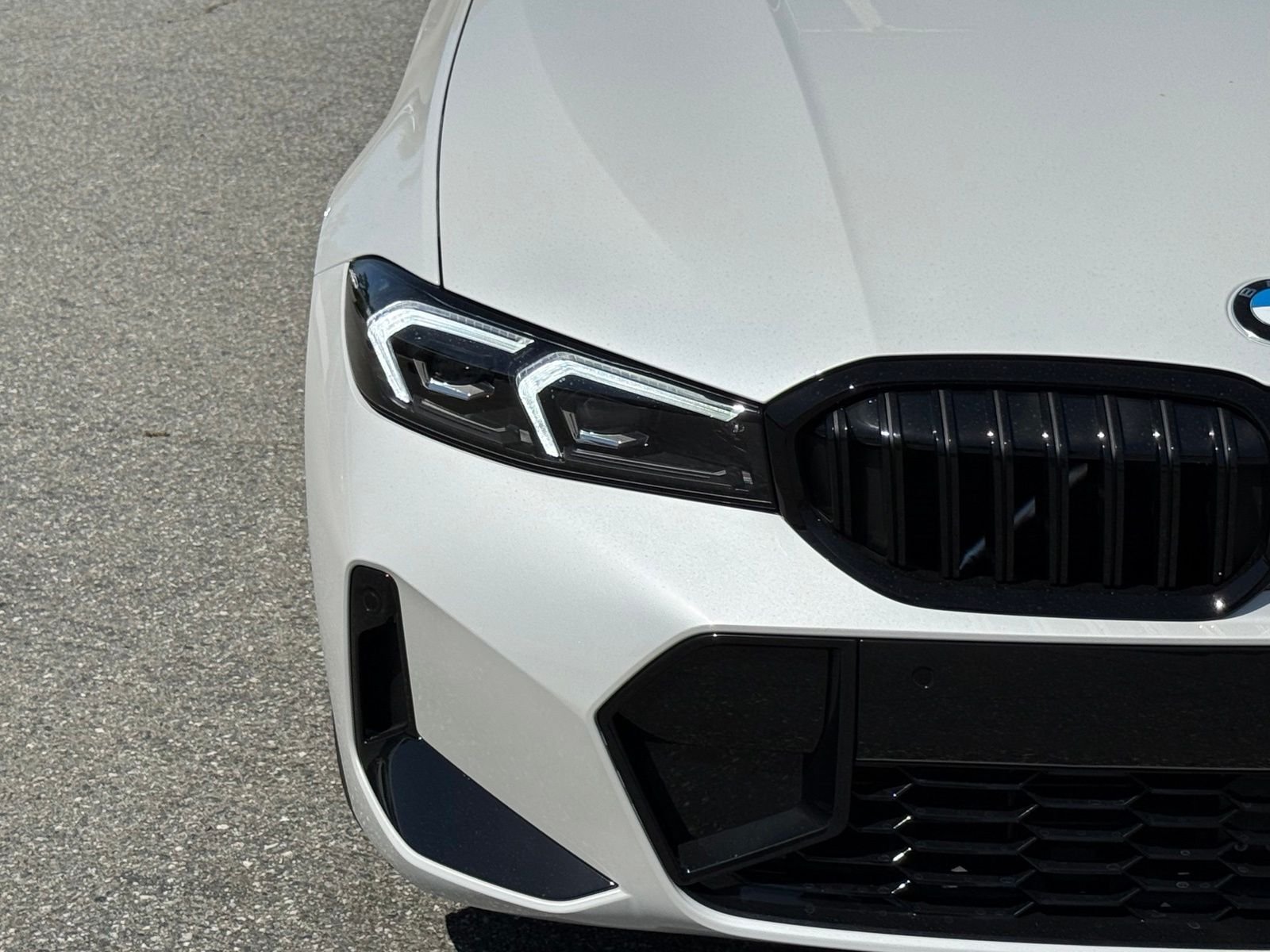New 2026 Mineral White Metallic BMW 330i image 13