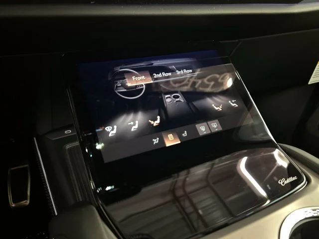 2027 Cadillac VISTIQ Luxury - Photo 16