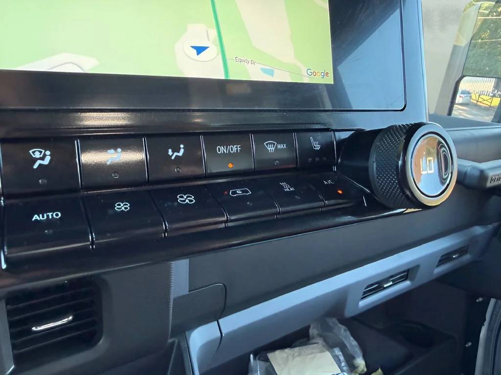 Used 2026 White Chevrolet 400 image 19