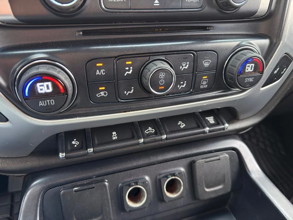 Used 2016 White GMC SLT image 36