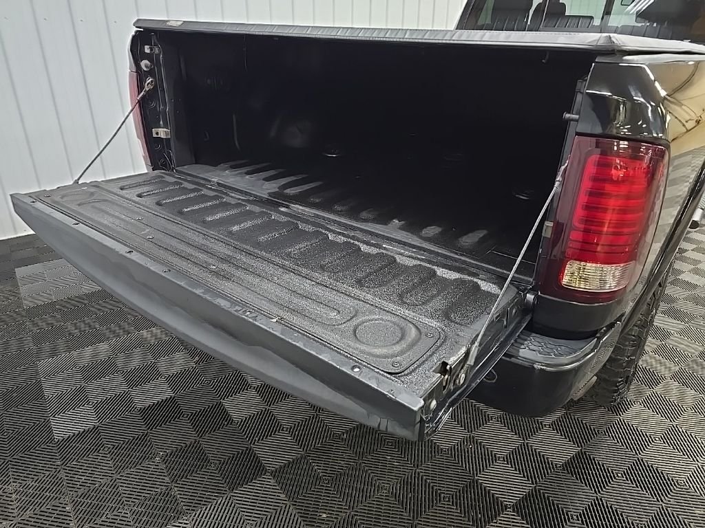 Used 2017 Black Ram Laramie image 11