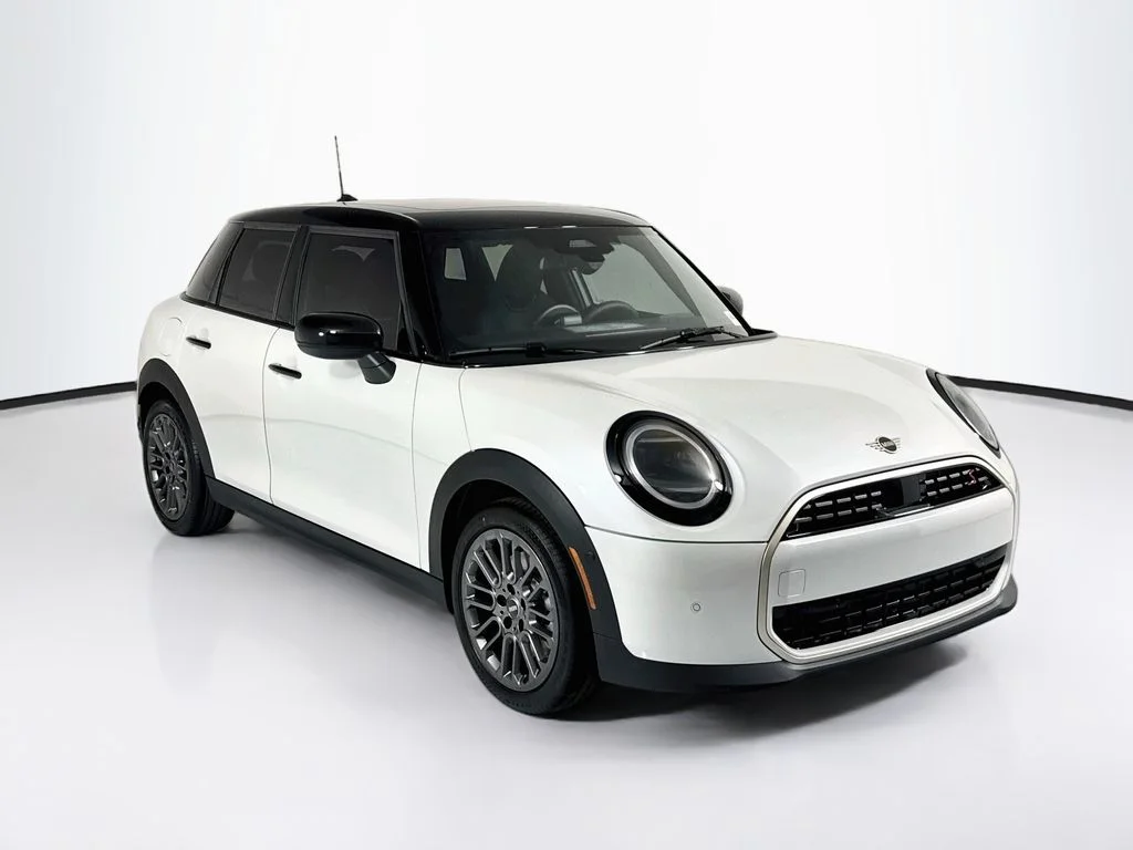 New 2026 Nanuq White Metallic MINI Signature Plus image 3