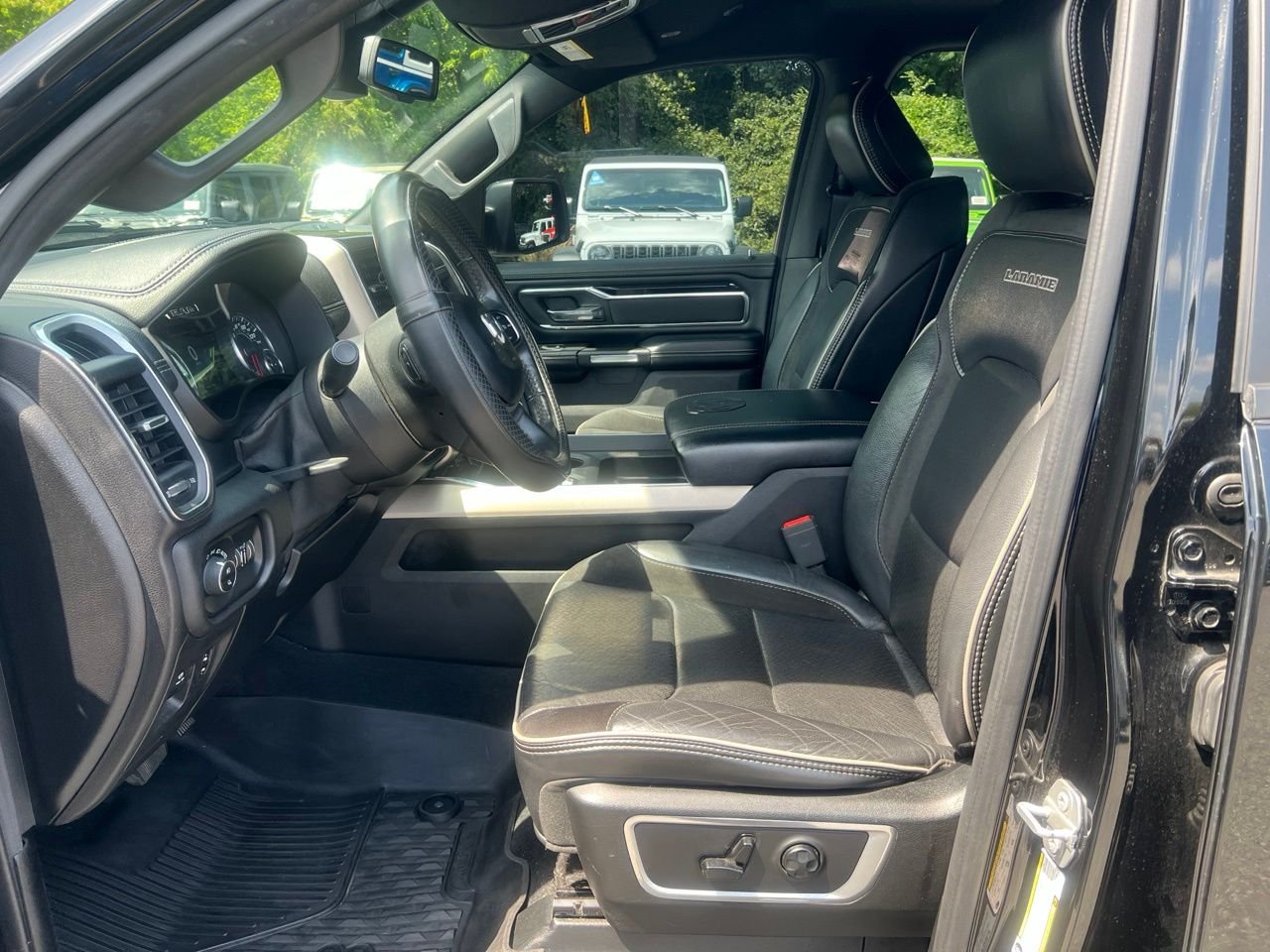 Used 2019 Black Ram Laramie image 15