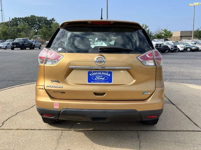 Used 2014 Orange Nissan S image 4