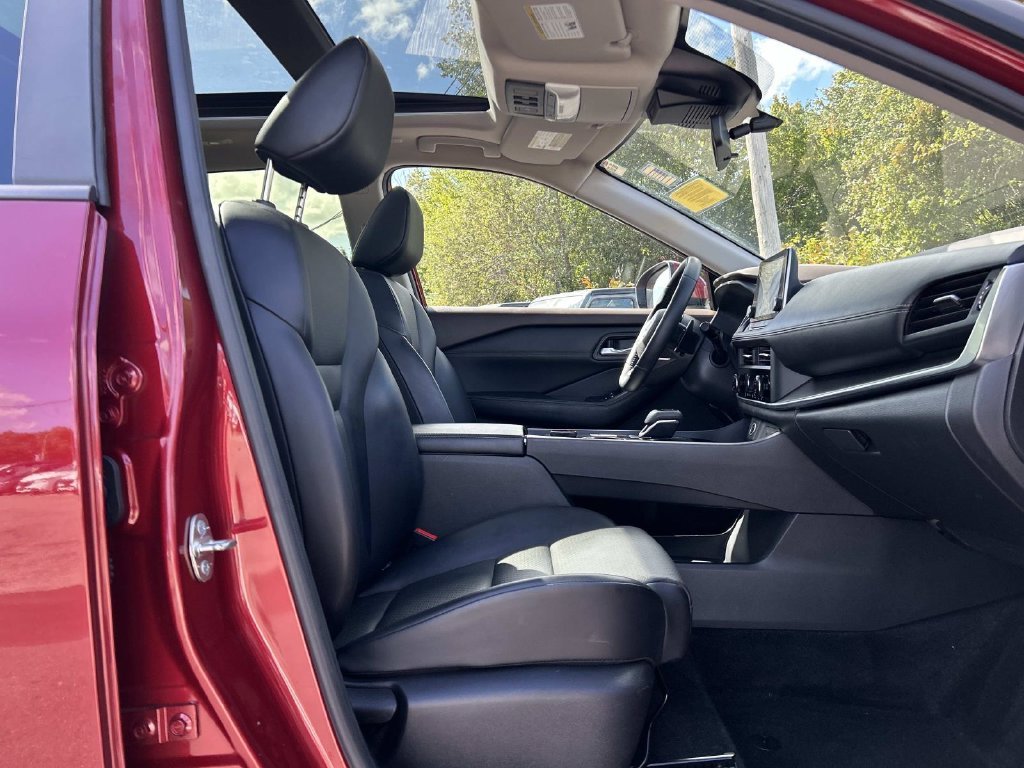 Used 2023 Red Nissan SV image 16