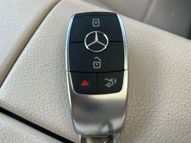 Used 2024 Gray Mercedes-Benz GLE 350 image 29