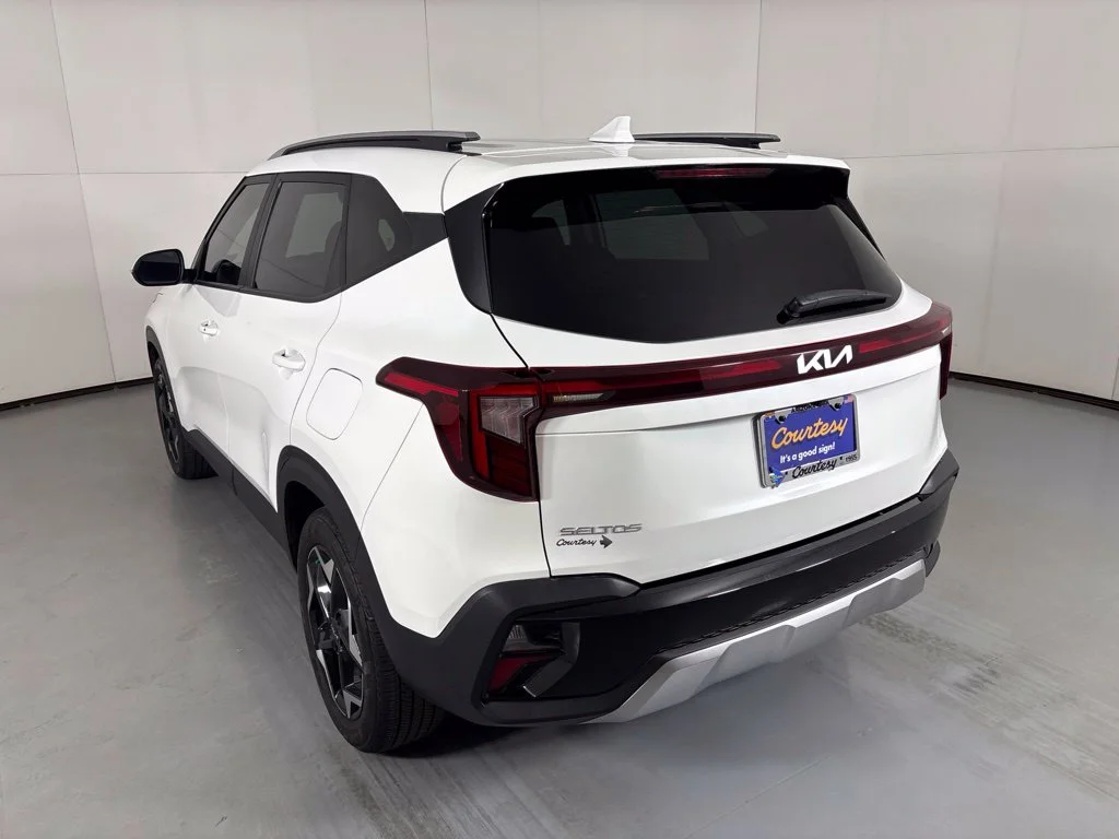 Used 2025 White Kia S image 6