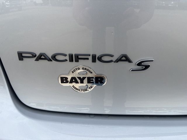 New 2026 Silver Mist Clear-Coat Exterior Paint Chrysler Select image 4